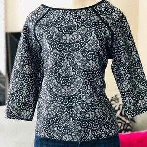 - ann TAYLOR BLACK CREAM PAISLEY PRINT SWEATER MEDIUM PETITE